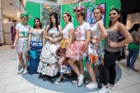 Estudiantes de nuestro Liceo participaron de un desfile de moda con materiales reciclados en Mall Plaza Egaña.