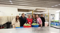 Entrega de desayuno a nuestros estudiantes
